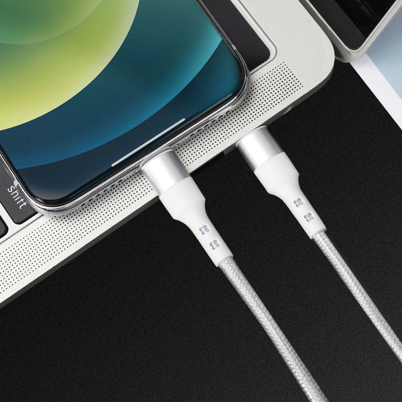 Cable USB-C to 8-PIN Power Delivery Fast Charging & Sync Nylon-Braided 5Ft Silver Color